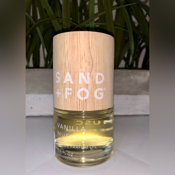 Sand + Fog Vanilla Musk Parfum Oil - Picture 2 of 5